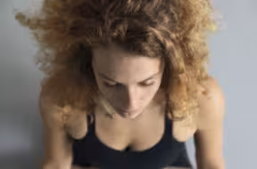 Jenny Hirtz Yoflaminga practicing Meditation Spirituality